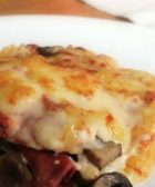 Lasaña de galianos con queso manchego y setas