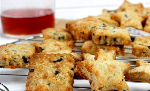 galletas queso machego y aceitunas