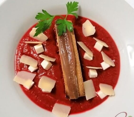 gazpacho remolacha y queso manchego