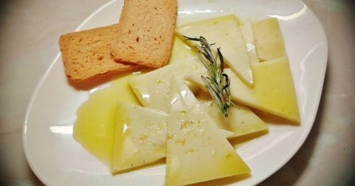 Queso manchego al romero