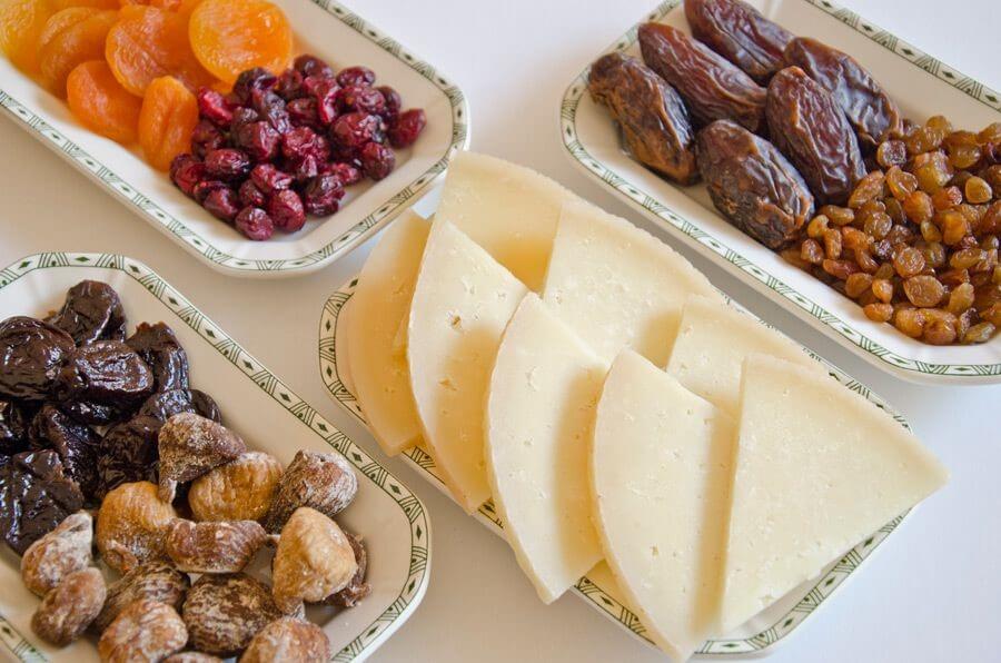 queso manchego y frutos secos